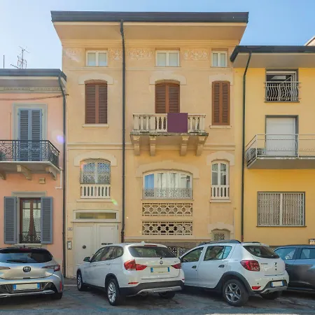 Lungomare By Interhome Appartement Viareggio